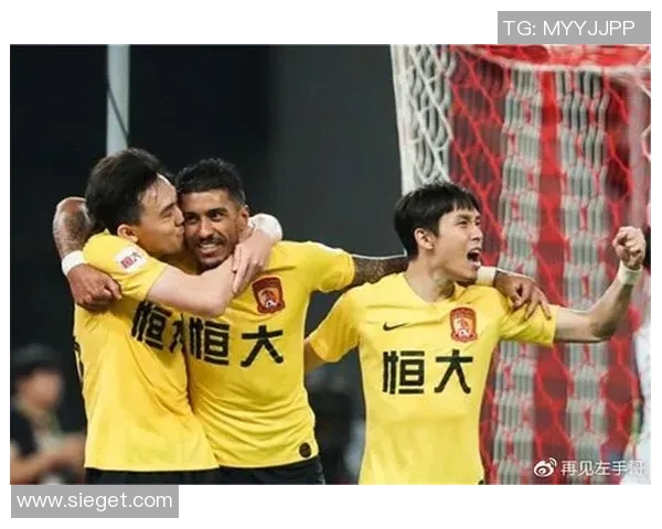 南京羽毛球队与杭州羽毛球队赛后复盘分析个人能力对比与表现总结