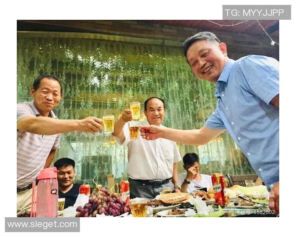 足球明星与新疆朋友的深厚情谊揭示了文化交流的无限可能 足球明星与新疆朋友的深厚情谊揭示了文化交流的无限可能