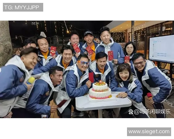 香港球迷热议足球明星名字背后的故事与传奇人生